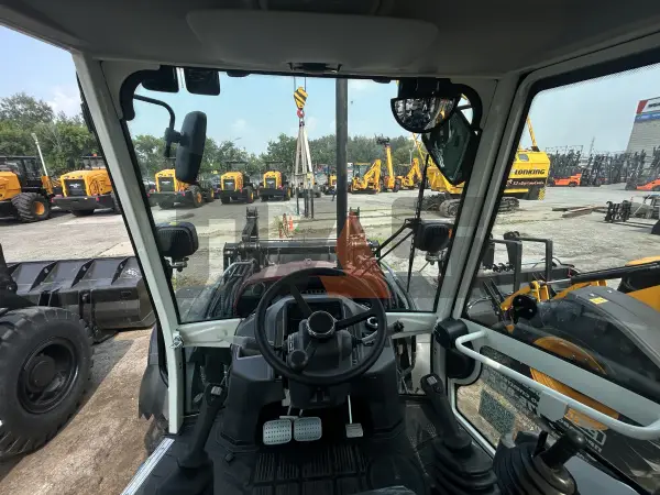 Экскаватор-погрузчик Профессионал PB991S купить в Сургуте