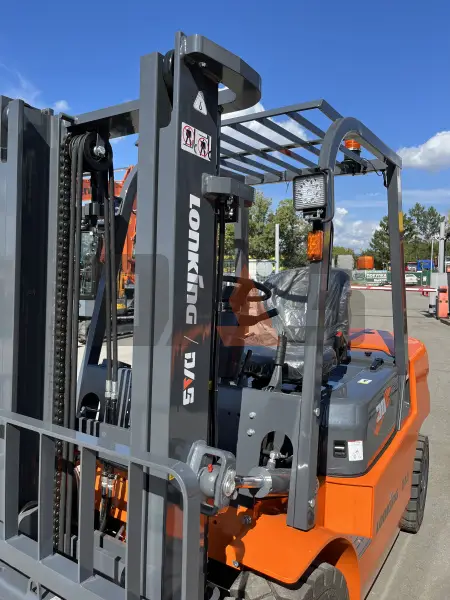 Дизельный вилочный погрузчик Lonking FD30T купить в Сургуте