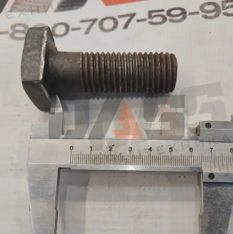 Болт М24х65 (10.9) (квадрат) (крепления бокового зуба)