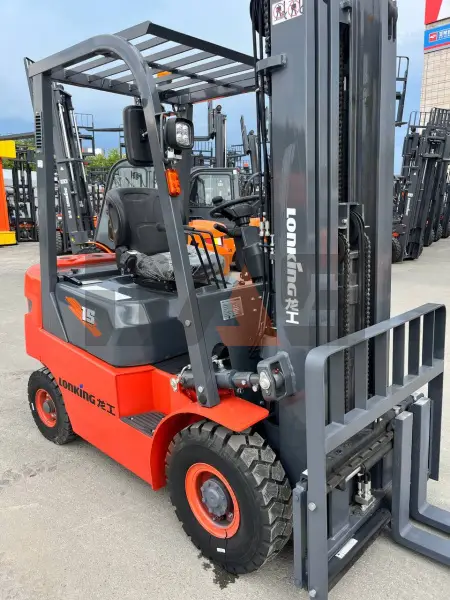 Дизельный вилочный погрузчик Lonking FD15T купить в Сургуте